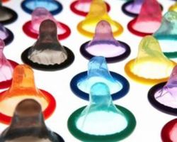 Много презервативов