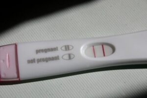 Миниатюра к статье Ложноположительный тест на беременность