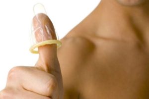 Миниатюра к статье Как правильно надевать презерватив — инструкция